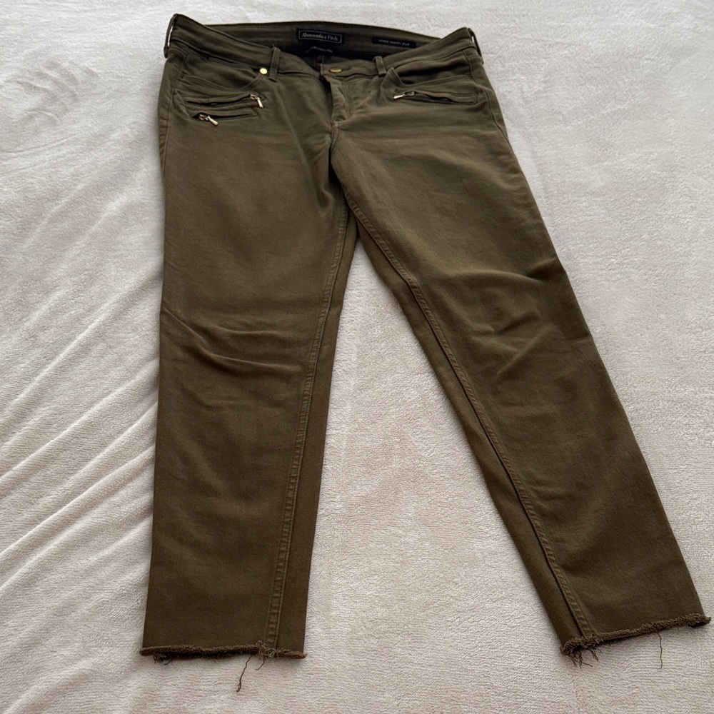 Abercrombie & Fitch Khaki Ankle Jeans sz 30